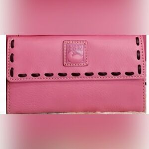 Dooney and Bourke Florentine wallet in PINK RARE!!🌸💕